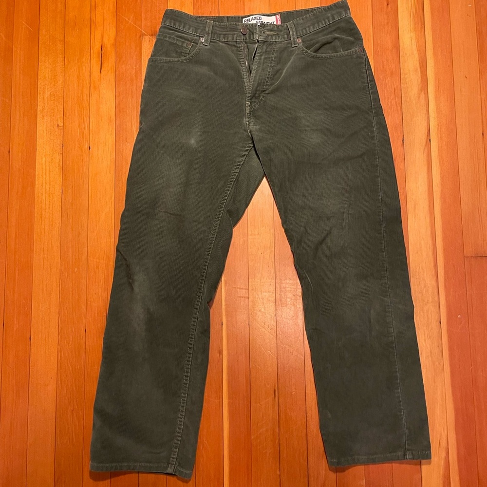 Green Levi’s corduroys 31x30
